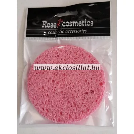 A Rose Cosmetics Cellulóz Arclemosó Szivacs 1db.jpg fotón a kerek alakú, sárga színű, porózus szerkezetű cellulóz szivacs látható az átlátszó, fekete márkajelzéssel ellátott fóliatasakjában.