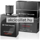 Tom Tailor Adventurous Extreme 50ml-es férfi parfüm álló szögletes matt fekete színű üvegflakonban fehér TOM TAILOR logóval és felirattal alatta ADVENTUROUS EXTREME jelöléssel ahol az Extreme szó piros színnel kiemelt a flakon tetején hengeres és apró pikkelymintás textúrájú fekete kupakkal mögötte pedig a hozzá tartozó kétrészes színezetű díszdoboz látható melynek felső része pikkelymintás fekete alsó része pedig sötétszürke hálómintás előlapján fehér akciosillat.hu vízjellel