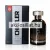 A Chatler Above for Men EDP 100ml.jpg fotón a férfi parfüm látható: egy letisztult, vastag talpú, hengeres üvegflakon, amelyben sötét, füstös-barna színű parfümfolyadék van nehéz, recézett ezüst színű kupakkal, az elején ezüst betűs Chatler Above felirattal, mellette pedig a hozzá passzoló fekete-ezüst színű gyári kartondoboz helyezkedik el.