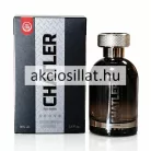 A Chatler Above for Men EDP 100ml.jpg fotón a férfi parfüm látható: egy letisztult, vastag talpú, hengeres üvegflakon, amelyben sötét, füstös-barna színű parfümfolyadék van nehéz, recézett ezüst színű kupakkal, az elején ezüst betűs Chatler Above felirattal, mellette pedig a hozzá passzoló fekete-ezüst színű gyári kartondoboz helyezkedik el.