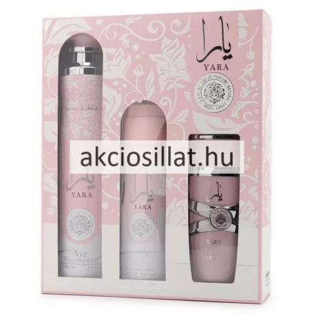 A Lattafa Yara edp 100ml perfumed spray 200ml room spray 300ml.jpg fotón az exkluzív háromrészes női parfümszett látható: egy nagyméretű, elegáns halványrózsaszín díszdoboz fehér indás és virágos motívumokkal díszítve, amelyben bal oldalon a hosszúkás 300ml-es Air Freshener lakásillatosító, középen a 200ml-es Perfumed Spray dezodor, jobb oldalon pedig a jellegzetes ezüstpántos, rózsaszín 100ml-es Yara Eau de Parfum üveg helyezkedik el, a doboz jobb felső sarkában pedig a fekete arab és latin betűs YARA felirat olvasható.
