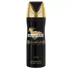 A Lattafa Qaed Al Fursan parfüm dezodor 200ml.jpg fotón a hengeres alakú, fényes fekete színű dezodor flakon látható, az elején egy vágtázó arany ló ábrázolásával, alatta arany színű arab és latin betűs feliratokkal, valamint egy elegáns arany-fekete kupakkal.