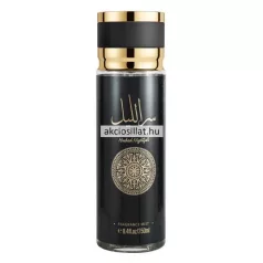 V.V.Love Hushed Nightfall 250ml-es testpermet álló hengeres fekete flakonban melynek palástján sötét alapon elegáns arab írásjelek és fehér betűs Hushed Nightfall felirat látható alatta egy finoman kidolgozott kerek arany színű keleti mandala motívummal legalsó részén FRAGRANCE MIST 250ml felirattal a tetején pedig egy fényes arany színű kupakkal melynek közepén széles matt fekete sáv helyezkedik el
