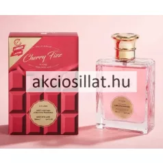 V.V.Love Cherry Fizz 100ml-es női parfüm téglalap alakú átlátszó üvegflakonban melyben rózsaszín folyadék látható előlapján arany színű kerek pecsétcímkével és finoman dombornyomott geometrikus mintázatú oldalsó élekkel a tetején fényes arany színű hengeres kupakkal valamint mellette a hozzá tartozó sötétvörös díszdobozzal melyet dombornyomott táblás csokoládé mintázat dekorál