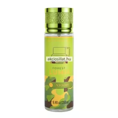 V.V.Love Forest Lumia 250ml-es testpermet álló hengeres flakonban melynek palástja kétrészes színezetű felső része világoszöld FRAGRANCE MIST felirattal és egy stilizált kulacs sötétzöld sziluettjével középen FOREST LUMIA felirattal alsó része pedig zöld sárga és barna színekből álló katonai terepmintával díszített V.V.LOVE feliratos sávval a tetején fémhatású zöld kupakkal melynek felső része apró pontszerű textúrával mintázott