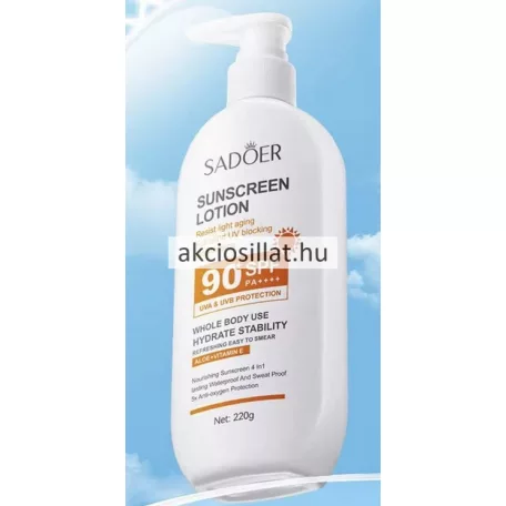 Sadoer Naptej Aloe Verával és E-vitaminnal SPF90+ 220g-os kiszerelésű ovális fehér flakonja fehér adagolópumpával, narancssárga feliratokkal, felhős kék égbolt háttér előtt.